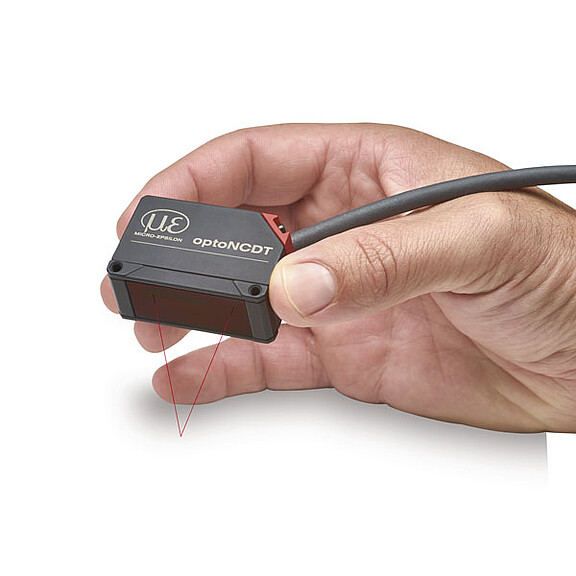 Kompaktní design s integrovanou řídicí jednotkou